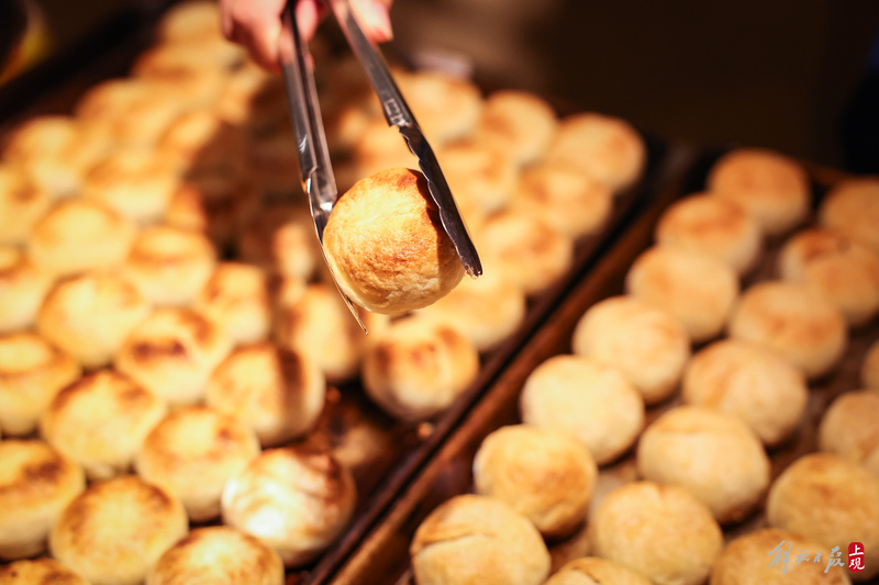 New flavor Nanru fresh meat mooncake came into the market first, and the mooncake battle started ahead of schedule: Shanghai and Guangdong time-honored brands joined hands with Fermented bean curd | fresh meat mooncake | Nanru