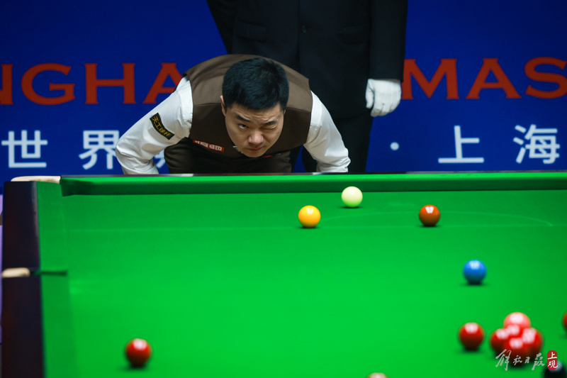 Ding Junhui and O'Sullivan all made appearances, marking the start of the snooker Shanghai Masters
