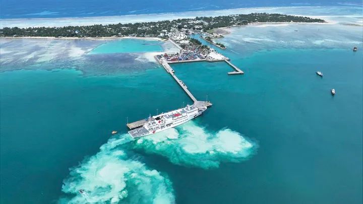 This is the first time a Chinese naval vessel has visited Kiribati. Report | First time