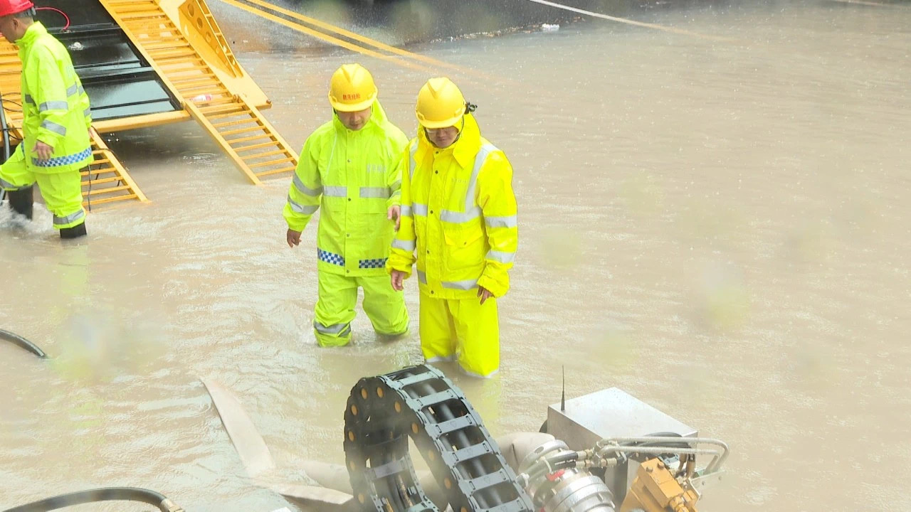 244 rescue teams in the entire Songjiang area are working hard, with rainfall exceeding that of the 2022 typhoon "Meihua" process. Rainfall community | road | rainfall