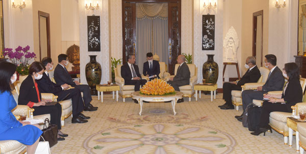 Cambodian King Sihamoni Meets Wang Yi | Wang Yi | Community of Destiny | Friendship | Cambodia | Sihamo | China | President Xi Jinping