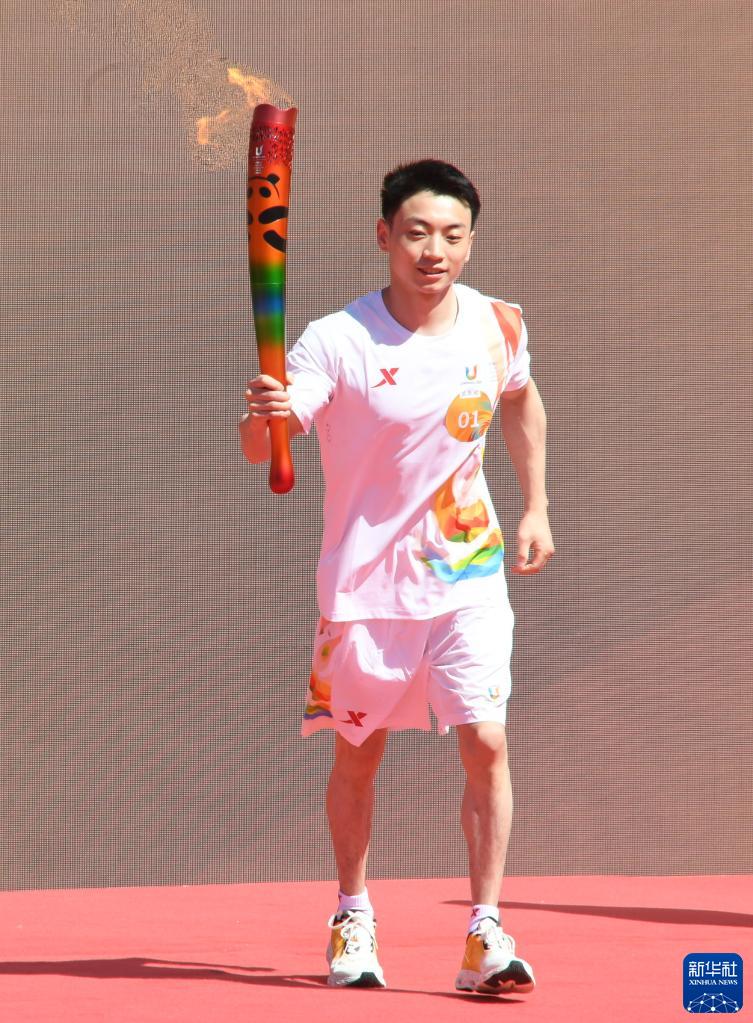 "Appointment to Youth": The torch relay of the Chengdu Universiade was launched at Peking University, "Burning the Torch of Youth Dreams | Universiade"