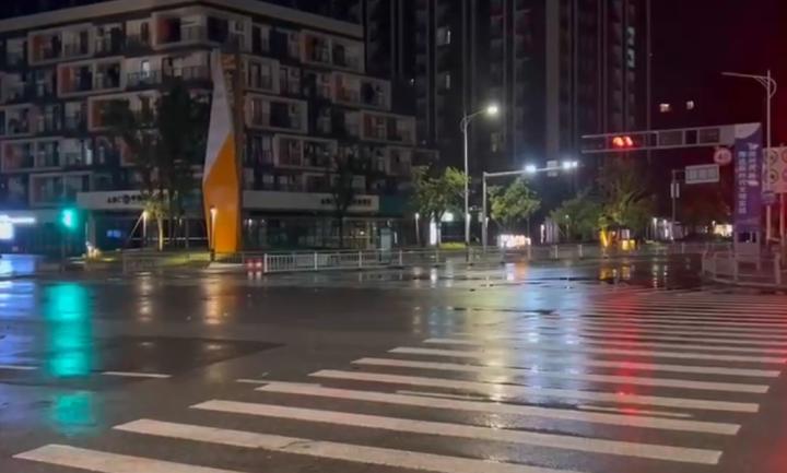 Many places have suspended flights and classes, local extremely heavy rainstorm, "crazy pouring"! Rainstorm clouds hit Jiashan last night! Typhoon Taili Warning Upgrade Hainan Island | rainstorm | Jiashan