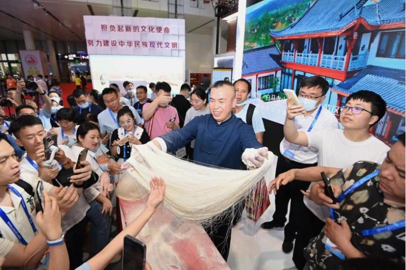 《非遗里的中国》：深圳文博会上的打卡热点展区|故事|打卡