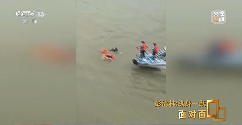 Jump above 12 meters! Jumping into the River to Save People, Brother Peng Qinglin: I just want to be an ordinary good person. Swimming | Jumping into the River | Being a Good Person