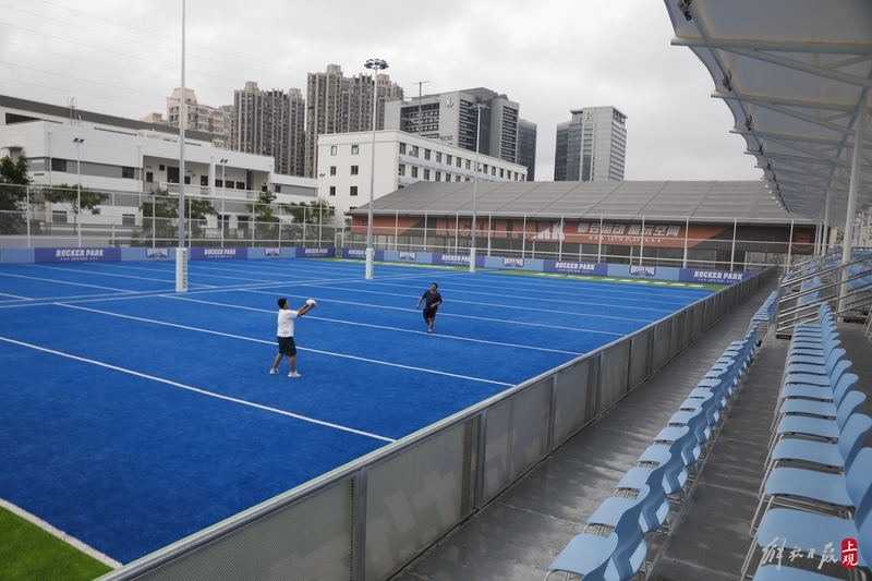 There are over 100 supporting parking spaces, and Putuo Zhenru has opened a large sports park called Rugby | Park | Sports
