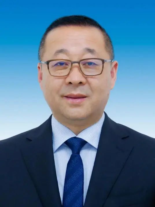 What is the current position of 103 outstanding county party secretaries in China?, Two years after being awarded the title, Zhang Dingfeng | Deputy Mayor | County Party Secretary