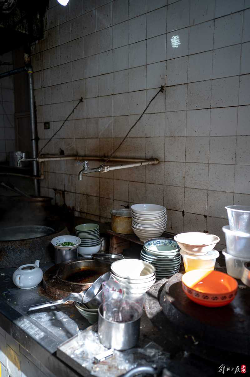 The last alleyway kitchen in Shanghai exudes a taste reminiscent of the memories of the citizens, "This brand is still worth some copper jewelry... it's a pity" kitchen | residents | alleyways