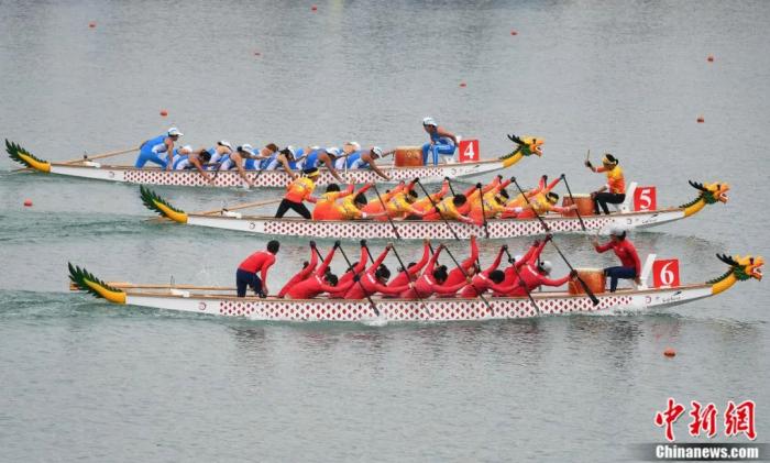 East West | Zheng Chengzhi: Why is China's dragon boat movement popular all over the world? Sports | Dragon Boat | Zheng Chengzhi