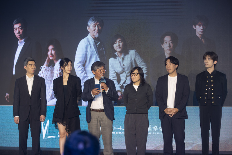 Yiyang Qianxi and Song Jia presented the Golden Jubilee Award for Asian newcomers on the stage, and the Uzbek film "Sunday" became the top director | Film | Song Jia