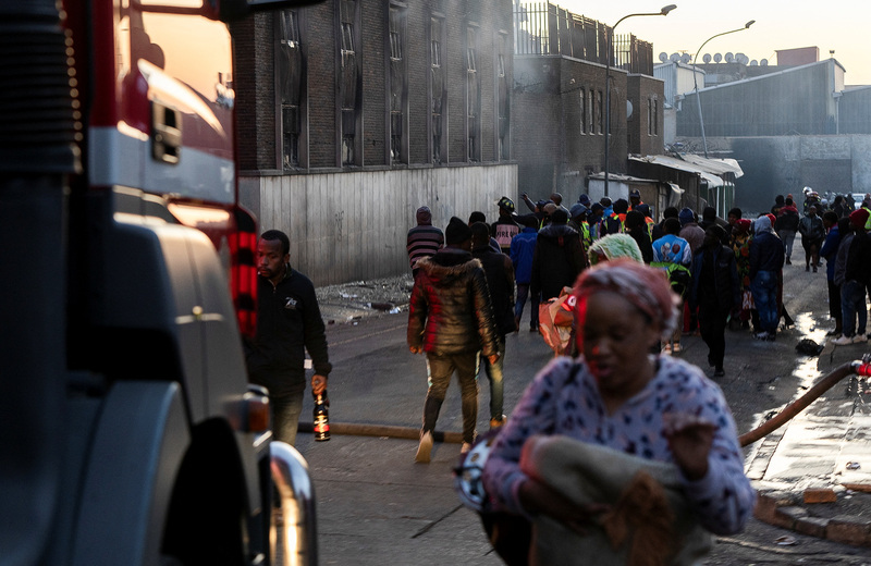 【看世界】南非约翰内斯堡建筑火灾死亡人数升至75人