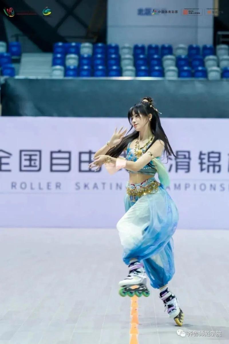 Dancing with ribbons, like flying in the sky... 19-year-old girl wins the roller skating championship! Netizen: Too Immortal Competition | Championships | Culture | Venue | Feitian | National Wind | Qin Yuqing | Roller Skating