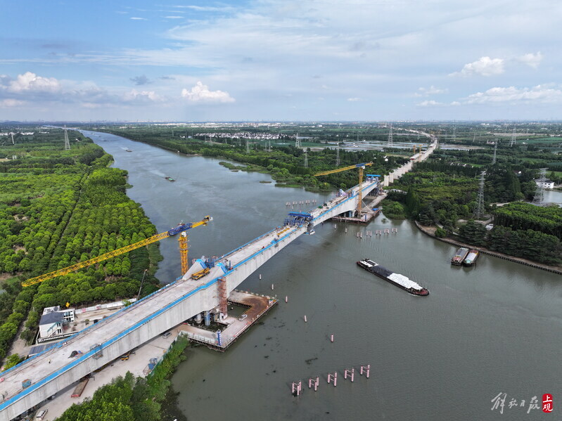 We will enter the track laying stage, and the longest span of the Shanghai Suzhou Lake Railway will be completed by the combination of suspended and grouted beams