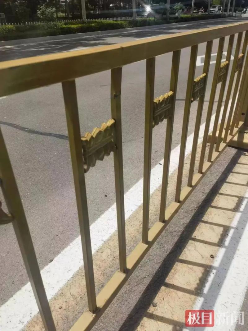 More insider exposure!, Damaged 3 guardrails and claimed compensation exceeding 15000 yuan, netizen | compensation | guardrail