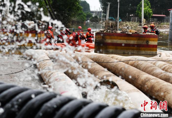 Zhuozhou, Hebei: waterlogging and desilting, disinfection and sterilization and other work continue to be carried out at the intersection | ponding | work