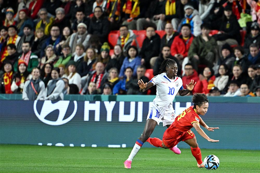 But it must be a great victory, 10 against 11! Narrowly won 1-0! This is not the most exciting match of Chinese women's football, Zhang Linyan | Chinese women's football | Victory