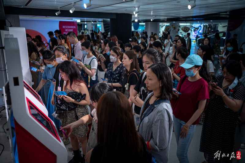 Shanghai Grand Theatre celebrates its 25th birthday with an exciting open day, recreating a giant painting of Shanghai Grand Theatre | Space | Celebration