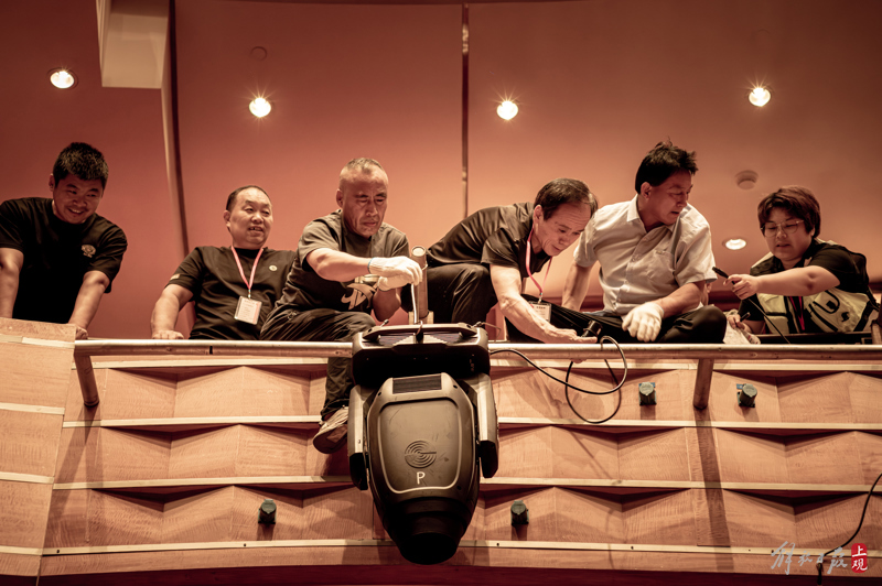 Behind the scenes of the premiere of the opera masterpiece "Ron Green", the wedding march is sung at the Shanghai Grand Theatre