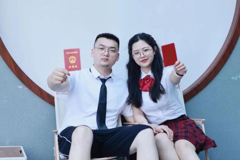 Wuhan University's response has been bright, arranging a dormitory with two beds for student couples | too high | dormitory