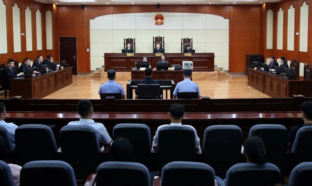 The first trial of the bribery case involving Yu Fuhua, former counselor of the People's Government of Shandong Province, was held, and he received over 560.6 million bribes