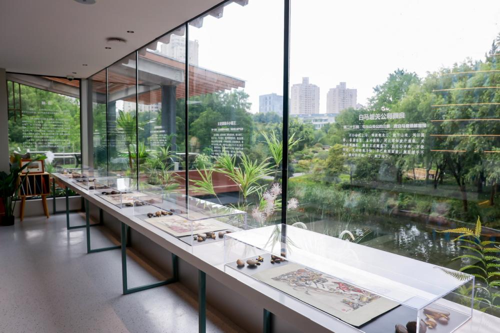 The first in China! This park in Shanghai welcomes a "treasure" journal themed bookstore, bookstore, and theme