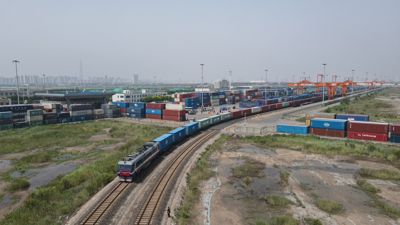The first "Tianjin Port to Beijing Dahongmen" sea rail intermodal train has successfully launched the railway | train | Dahongmen