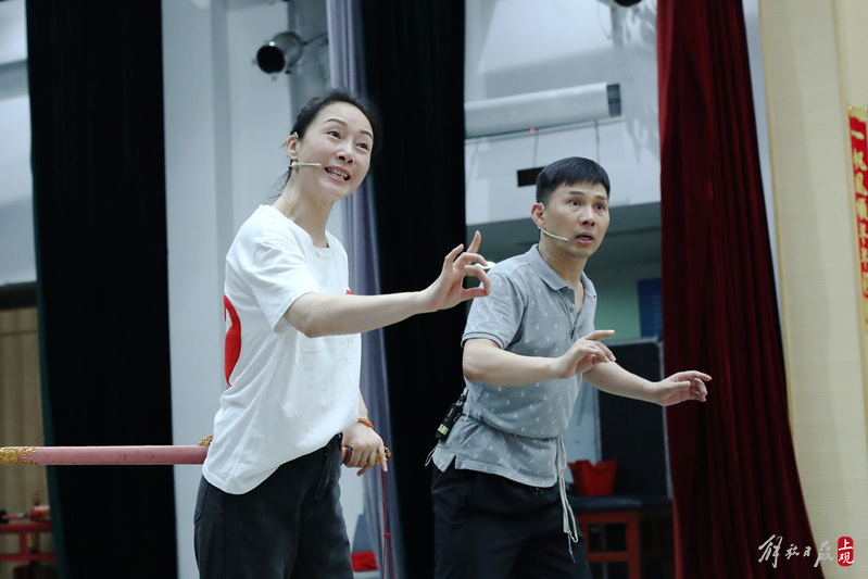 "That's the happiness of opera actors," said the young actor. "Every day there is progress, and during the dog days, the Yue Opera Theater | Shanghai | Actors