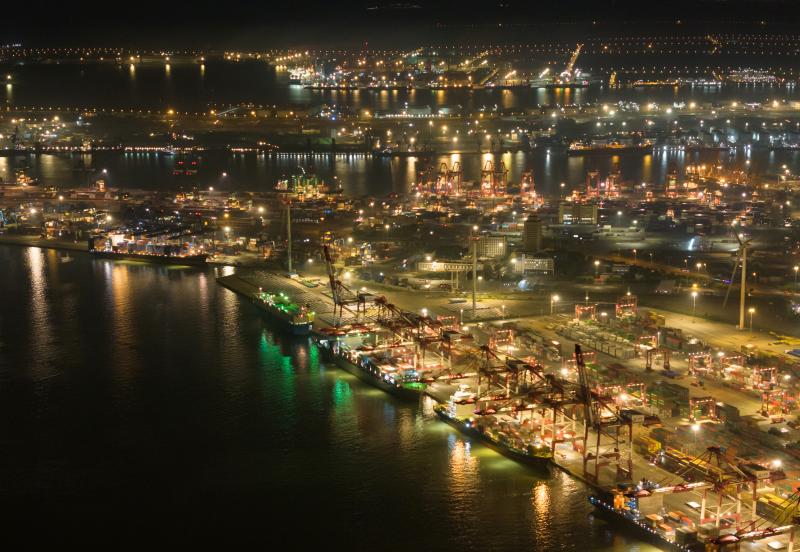 一座港口向世界展现新活力,新华全媒+|夜色中码头|天津港|港口