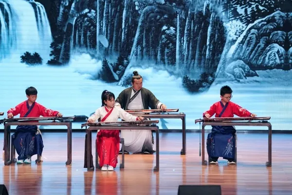 Inheriting and carrying forward the Chinese Guqin culture, the “64-Hexagram Guqin” appears in Sijing Ancient Town, Songjiang