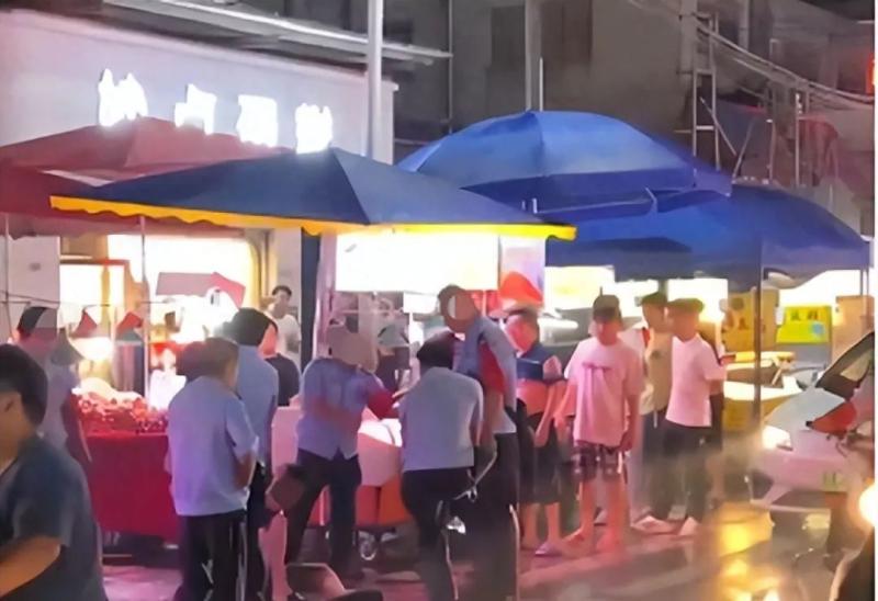 A vendor in Guangzhou was attacked by multiple uniformed personnel? Official announcement: Arrest sound | Speaker | Stall vendor