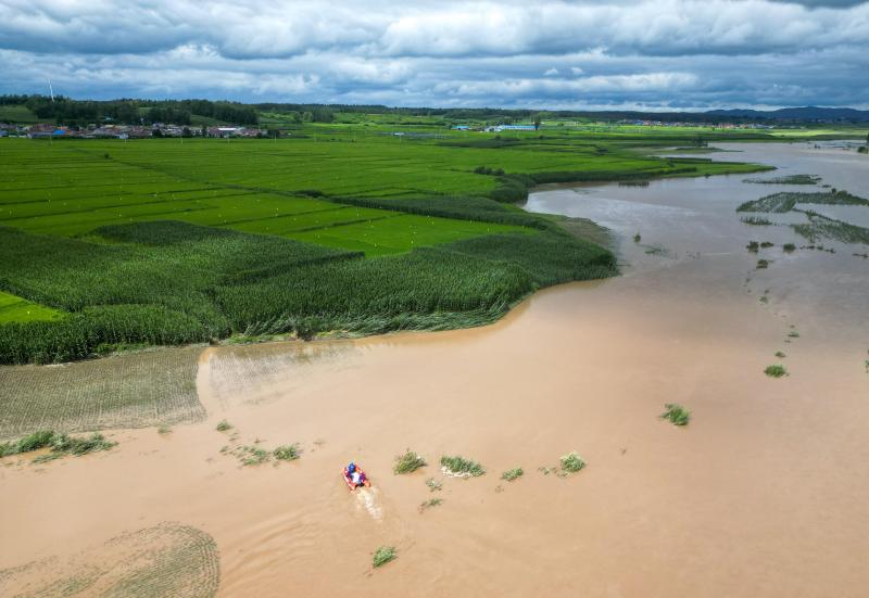 The unbreakable "dam" - dedicated to the brave pioneers who have devoted themselves to flood control and disaster relief. August 2nd | Bus. " From August 1st | Dam