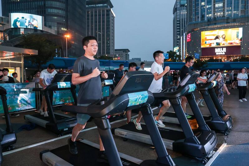 上海市民室内健身嘉年华走进杨浦五角场商圈,体育+公益上海|活动|室内健身