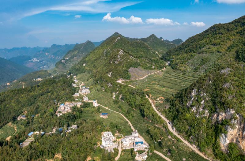 National Highway Journey from Snowy Mountains to the Sea | Modern Version of "Yu Gong Moves Mountains": The Battle of Life and Stones Left | Photo | Life