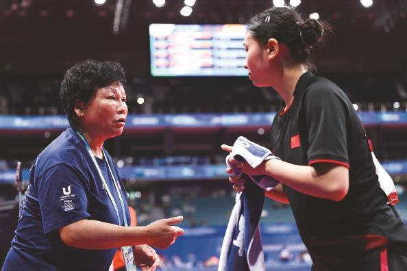 Behind the 13 pieces of gold, silver, and copper, there is a strong teaching staff led by Master Deng Yaping, who has won the "All Championships" of the Universiade. One school has formed a team to compete in the national table tennis event | Table Tennis | All Championships