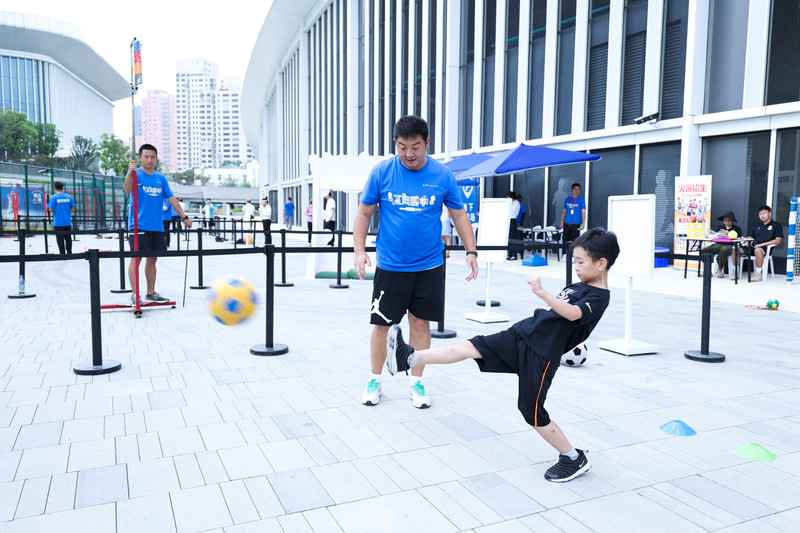 Shencheng National "Hot Training": Xujiahui Sports Park is popular, and the Bund has opened its first urban sports center... National Fitness Day | Citizens | Popularity