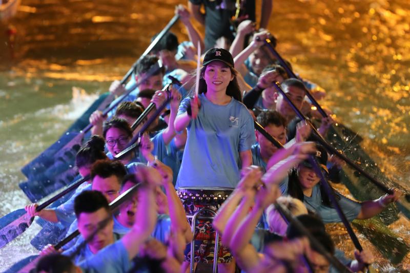 Camera Link | Dragon Boat Sailing to Sea Dragon Boat Festival Culture Experience China | Dragon Boat | Chinese and Foreign