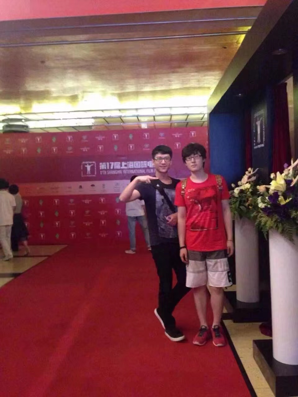It is our ceremony, taking a group photo at Guangming Cinema during the Shanghai Film Festival every year