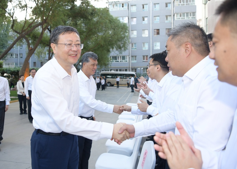 Jointly discuss plans for targeted support, hold discussions with Ma Xingrui in two places, and Chen Jining leads a delegation to Kashgar, Xinjiang to study and inspect the Xinjiang Uygur Autonomous Region Party Committee | Shanghai | two places