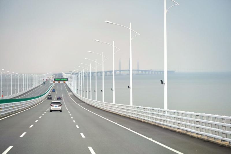 Crossing the Lingdingyang River and Connecting Three Places: This world's longest sea crossing bridge brings new opportunities to the Greater Bay Area. Century | Bridge | Longest