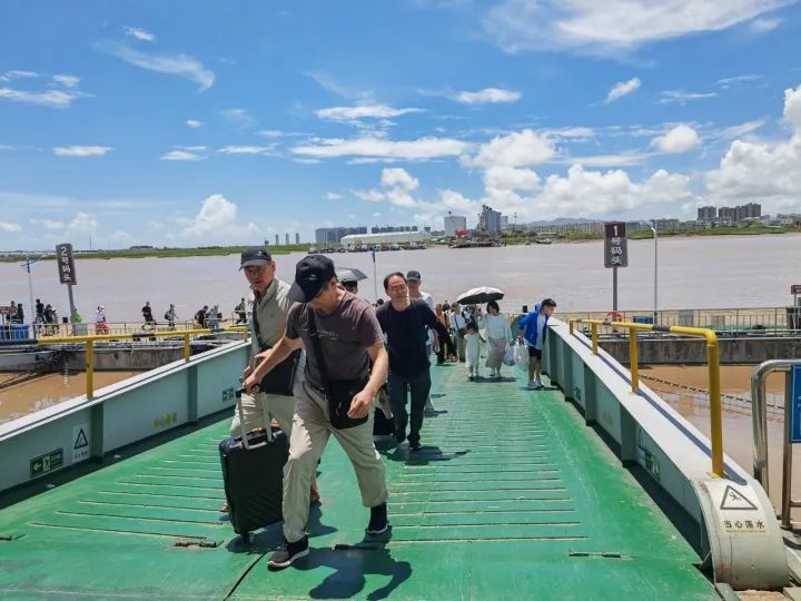 浙江大批游客紧急撤离,浙江发布山洪灾害预警！超强台风逼近福建|杜苏芮|预警