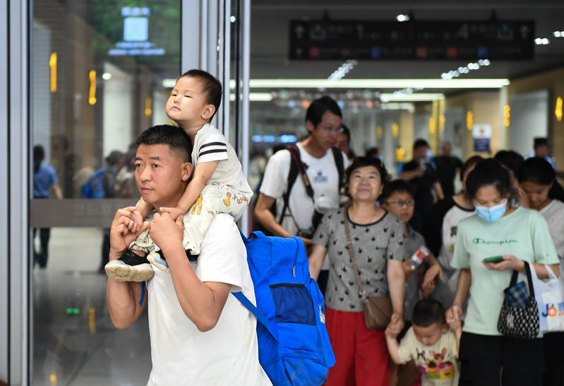 South Korea's high temperature warning has reached its highest level. [Looking at the World] The scorching heat has caused 23 deaths. Temperature | South Korea | High temperature