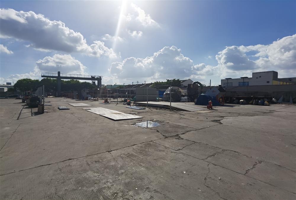 The waste has been cleared! The pile of waste recycling enterprises have been cleared!, In the Jiading Hidden Danger Logistics Park: Colored steel plates have been removed from the greenhouse | Recycling | Waste products