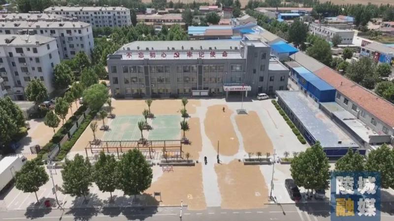 Many governments in Henan and Shandong provinces have opened their doors to allow farmers to sun dry their crops, and "if you can't drive, don't drive." Courtyards | People | Government