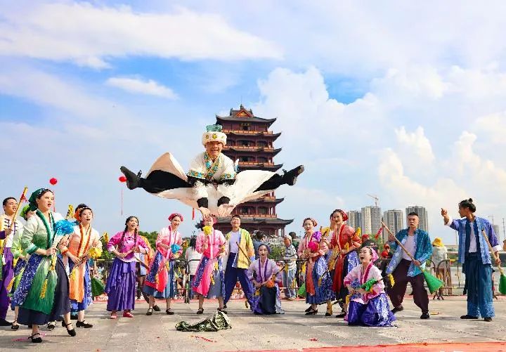 What do we see?, Qianbi Tower | This Dragon Boat Festival Continues | Transition | Culture