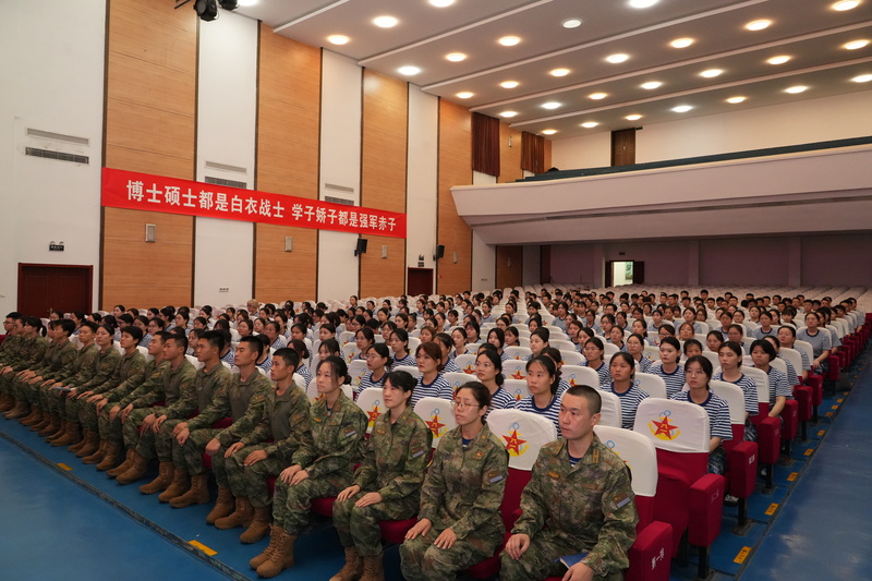 But I am also a member of the military. More than 270 new employees of the Long March Hospital have completed pre employment training, even though they do not wear military uniforms