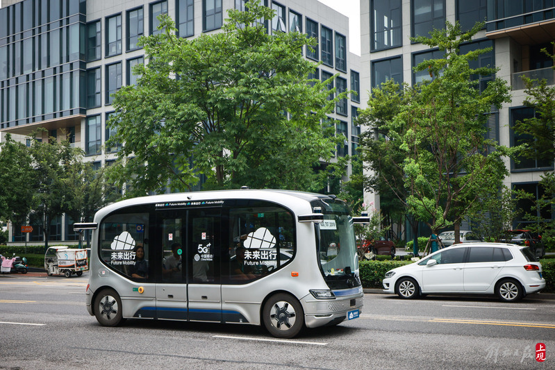 During weekdays, picking up and dropping off office workers as spectators on weekends, this small island in Jianye District, Nanjing has launched an unmanned bus service in real-time | Technology | Small Island