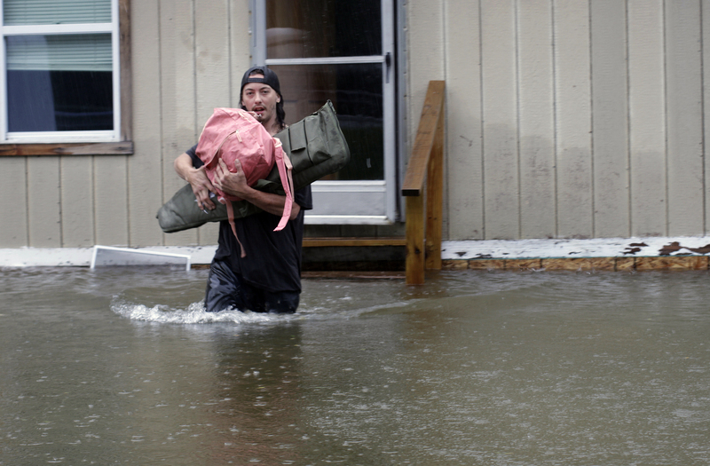 Rainstorm and flood led to power failure of tens of thousands of users. [Look at the world] New York State of the United States declared a state of emergency for the Loushui River Bridge | Monsoon | New York State of the United States