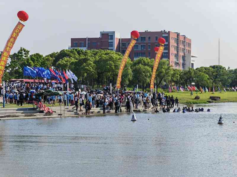 200 meters only made 55 seconds, the dragon boat champion team jumped into the river three times, and 32 international students from the Yangtze River Delta welcomed the Dragon Boat Festival in Shanghai