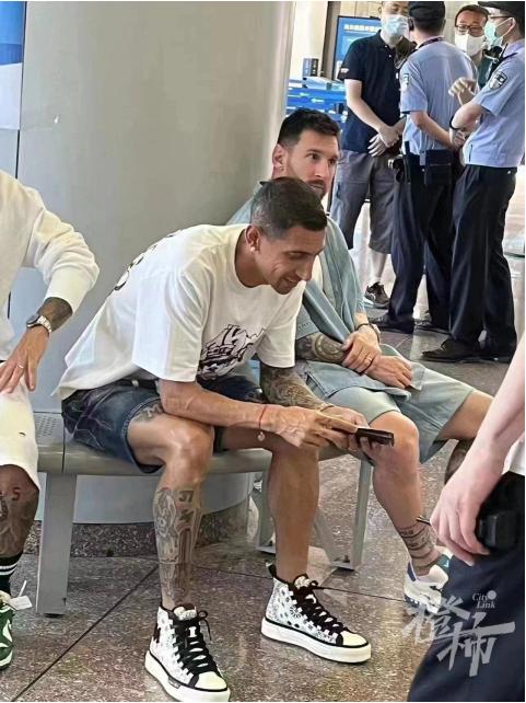 I actually brought the wrong passport, it's embarrassing! Online rumor that Messi arrived in Beijing and was stranded at the airport due to visa issues. Fans | Personal | Messi