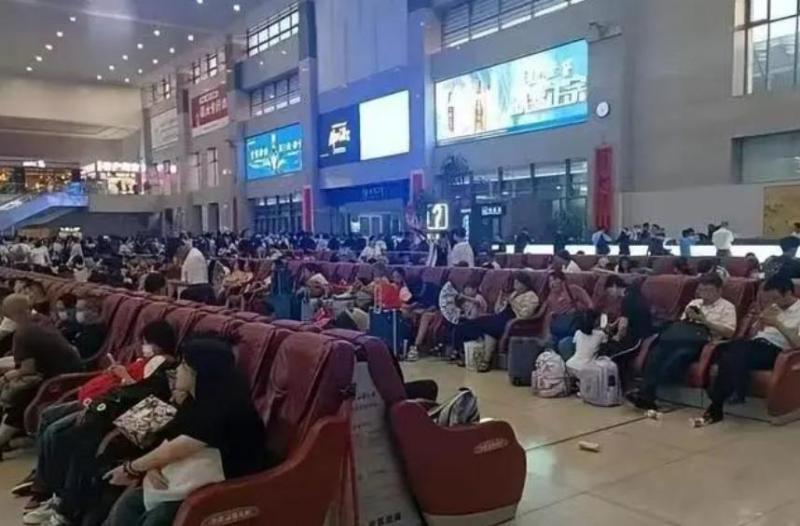 Tai'an Station dismantled all massage seats overnight! The total number of seats has doubled, and after being criticized, the railway department | Seats | Tai'an Station